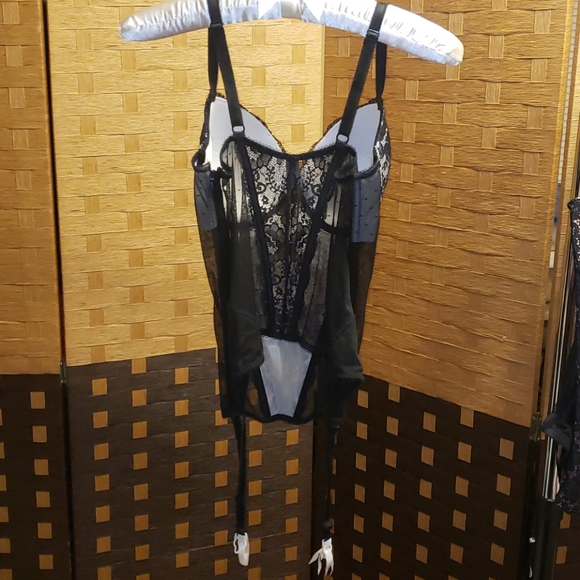 💞 Victoria's Secret Black Lace Bustier/Corset 36D NWOT - Picture 2 of 14